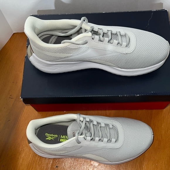 Reebok Shoes - Women’s Reebok Energen plus chalk white gym shoe/sneakers. Size 8.5. NWT.